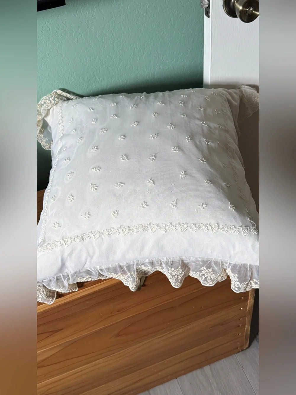 Ralph Lauren Winnifred Ivory Silk Embroidered Lace Throw Pillow 20x20 NWT